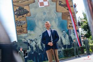 Nowy mural i piknik wojskowy w Tomaszowie